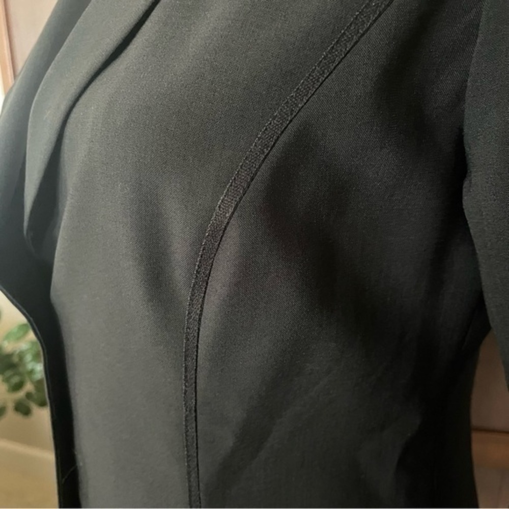 Evelin Brandt Berlin Black two button blazer with lace‎ detail. Size 38 (US 4) - Picture 4 of 7